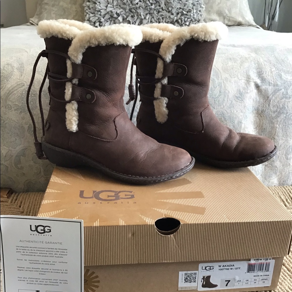 UGG Acadia Boots - Sz 7